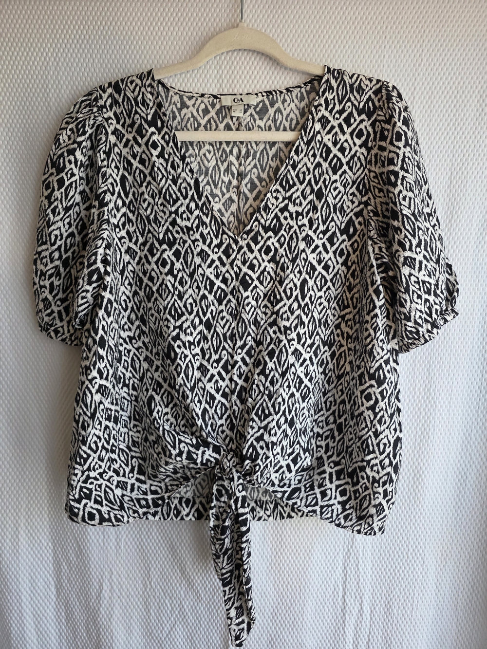 Black & White Tie-Front V-Neck Women's Top Size M